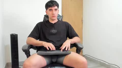 Leo Jones online show from May 14, 1:04 am