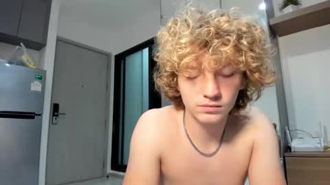 leo_wildd online show from October 3, 3:37 am