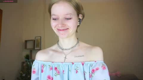 Hello Im Roxy Im just starting my journey here so lets get acquainted online show from April 4, 5:09 pm