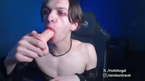 Leon online show from March 11, 4:54 pm