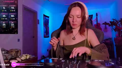 leona online show from February 4, 6:56 pm