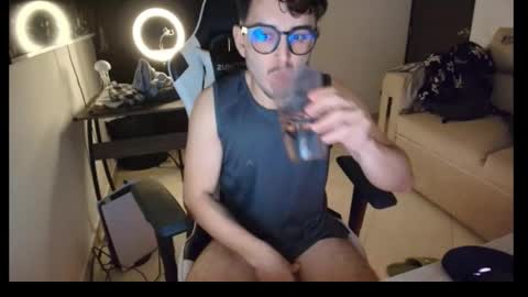 leonandresough online show from October 24, 4:46 am