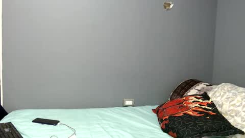 Reyes online show from February 13, 1:09 am