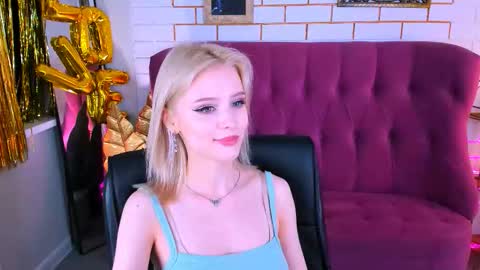 Snapshot of leonastone chatting on September 19, 6:33 pm leonastone online show from September 19, 6:33 pm