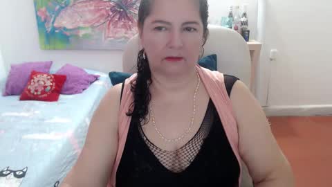 leonela   online show from March 13, 2:15 am