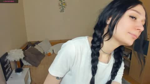 Alice online show from April 10, 7:29 pm