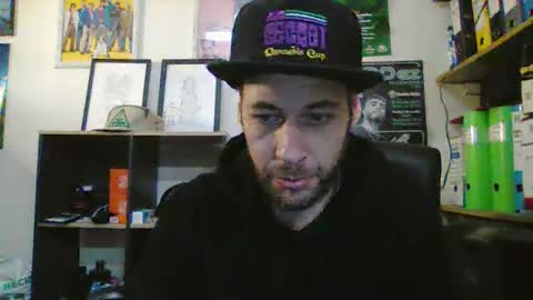 leonidascum online show from February 18, 9:31 am