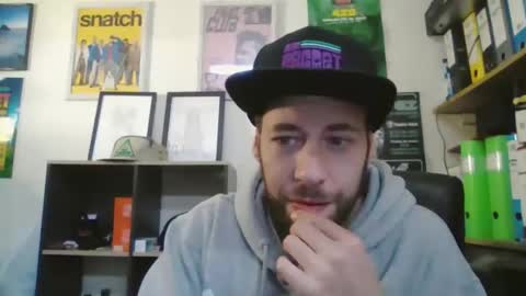 leonidascum online show from February 24, 12:30 pm