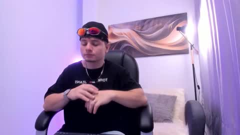 Leo  online show from November 19, 4:23 am