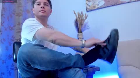 Leo  online show from October 22, 9:38 pm