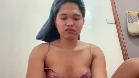 Jenn online show from April 25, 4:14 am