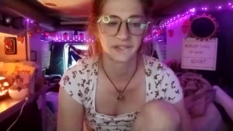 LesleyGumGrass- The Boring Trans girl online show from October 7, 5:42 pm