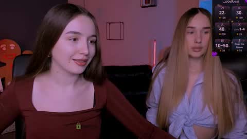 leslie_bird online show from December 18, 12:00 pm