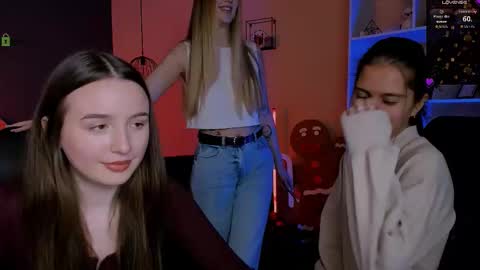 leslie_bird online show from December 20, 2:13 pm