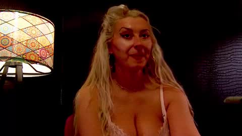 leticiareys online show from February 12, 9:13 am