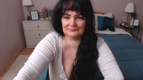 Snapshot of leveme2night chatting on February 26, 3:54 pm Mary online show from February 26, 3:54 pm