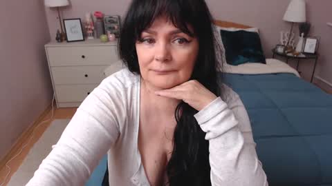 Snapshot of leveme2night chatting on March 1, 1:18 pm Mary online show from March 1, 1:18 pm
