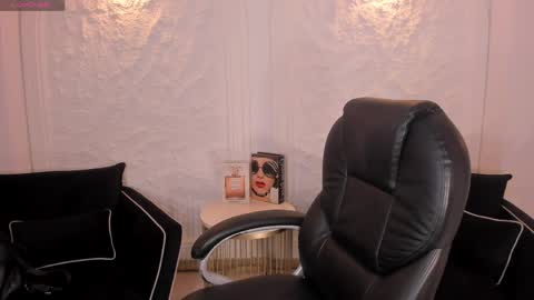 Lexie  online show from March 27, 9:05 pm