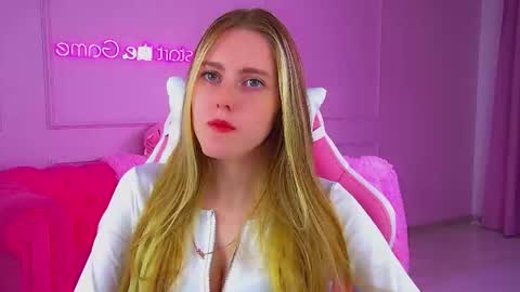 Lexi online show from September 25, 6:53 am