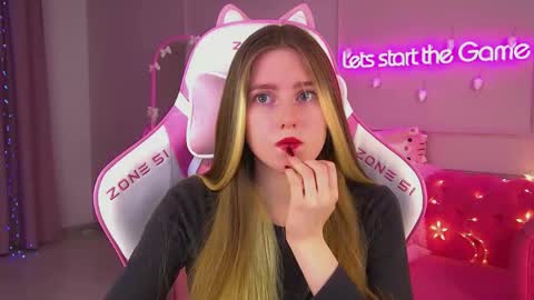 Lexi online show from December 2, 6:22 am