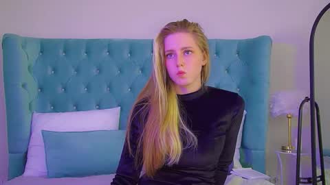 Lexi online show from September 10, 1:45 pm