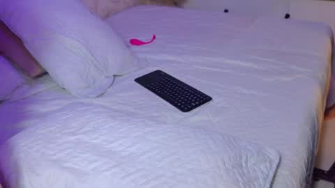 lexy and mia online show from May 9, 3:23 am