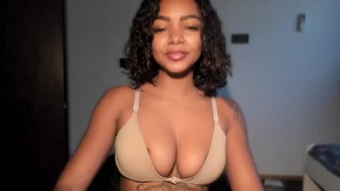 LEXY - Independent account online show from December 14, 1:06 pm