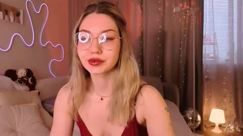 Lily online show from March 14, 3:10 am