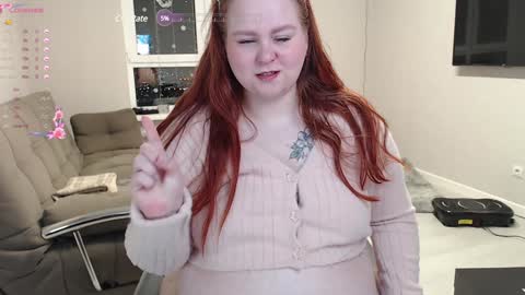 Snapshot of leyaloveee chatting on February 6, 2:22 am Your Leya online show from February 6, 2:22 am