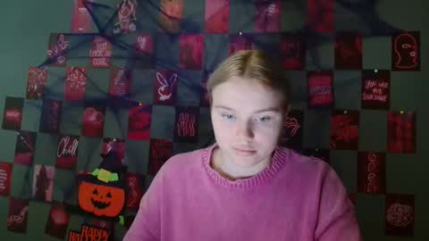 Snapshot of leyla_le chatting on October 20, 5:56 am Leyla online show from October 20, 5:56 am