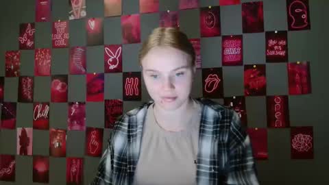 Snapshot of leyla_le chatting on September 9, 6:35 am Leyla online show from September 9, 6:35 am