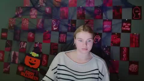 Snapshot of leyla_le chatting on October 9, 7:03 am Leyla online show from October 9, 7:03 am
