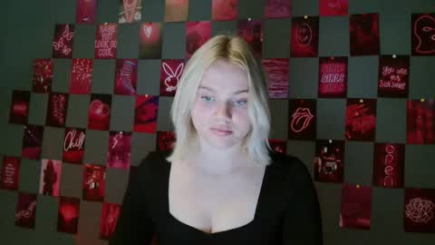 Snapshot of leyla_le chatting on September 21, 9:13 am Leyla online show from September 21, 9:13 am