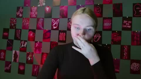 Snapshot of leyla_le chatting on September 29, 6:56 am Leyla online show from September 29, 6:56 am