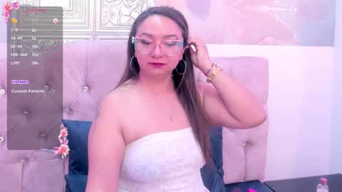 Leyla smithh online show from October 2, 12:37 pm