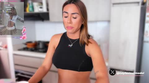 Snapshot of leyla_steel chatting on February 7, 4:56 pm INSTA leylasteel model online show from February 7, 4:56 pm