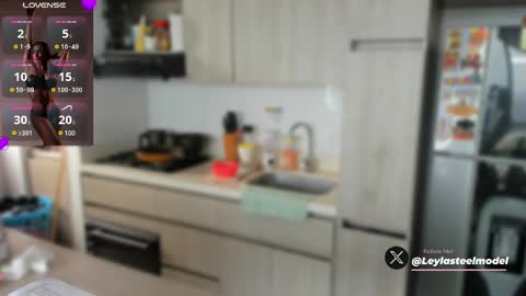 Snapshot of leyla_steel chatting on March 5, 1:50 pm INSTA leylasteel model online show from March 5, 1:50 pm