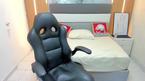   online show from January 5, 5:27 pm