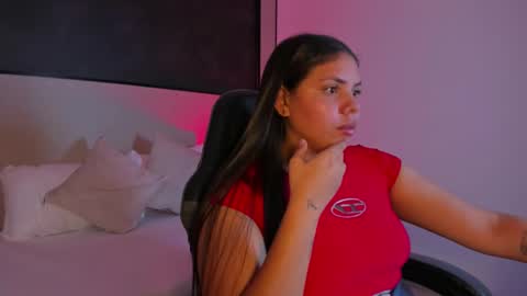 L E Y R E  online show from January 14, 3:31 pm