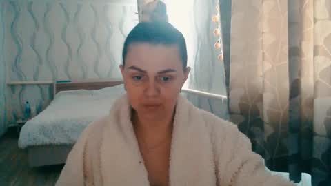 li_lit online show from February 18, 10:37 am