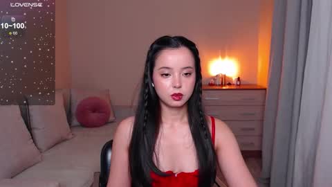 Snapshot of lia_hetty chatting on October 16, 4:28 pm L I A online show from October 16, 4:28 pm