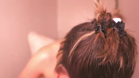 liaa online show from April 15, 1:31 am