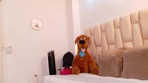 Snapshot of lia_mariana chatting on September 16, 6:22 pm lia_mariana online show from September 16, 6:22 pm