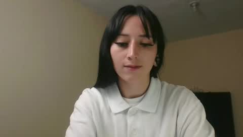 Little Queen Lia  online show from October 30, 1:39 am