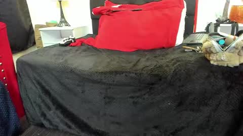 Lia Taylor online show from February 10, 12:50 pm