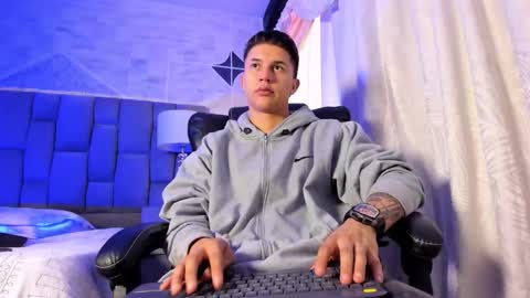Snapshot of liaamsmiith_ chatting on October 10, 12:22 pm Liam Smith online show from October 10, 12:22 pm