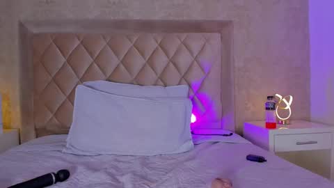 Lia online show from February 9, 8:54 am