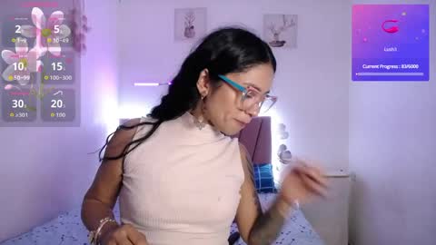 liahdiaz_ online show from May 22, 1:29 pm