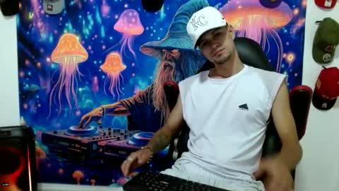 Andres online show from July 3, 10:36 pm