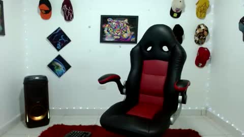 Andres online show from February 22, 10:56 pm